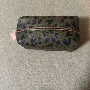 Caroline Gardner heart print Cube Cosmetic Bag